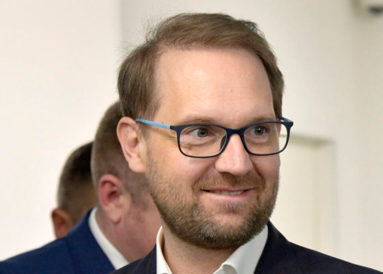 Dominic Fritz: „Trump nu poate avea un cec în alb pentru pace!” Dominic Fritz: „Trump nu poate avea un cec în alb pentru pace!”