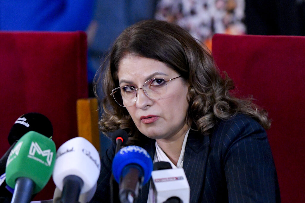 Întâlnire surpriză: Ce i-ar dezvălui șefa Curții lui Nicușor Dan? Întâlnire surpriză: Ce i-ar dezvălui șefa Curții lui Nicușor Dan?