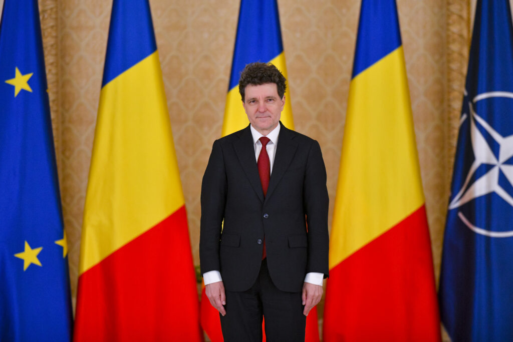 Nicușor Dan denunță tentativa de suspendare ca fiind „total neserioasă” Nicușor Dan denunță tentativa de suspendare ca fiind „total neserioasă”