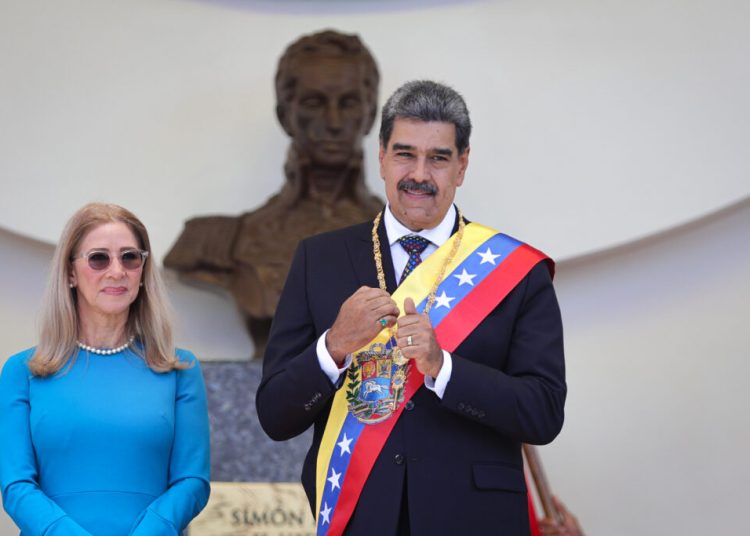 400.000 $ recompensa pentru captura lui Maduro: pariuri misterioase! 400.000 $ recompensa pentru captura lui Maduro: pariuri misterioase!
