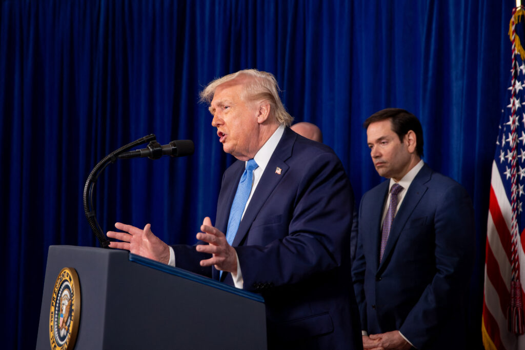 Trump lovește din nou: „UE este extrem de nedreaptă cu SUA!” Trump lovește din nou: „UE este extrem de nedreaptă cu SUA!”