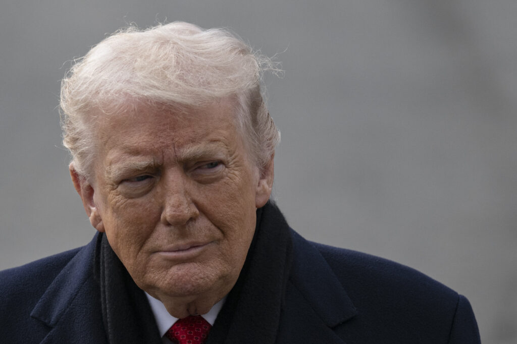 Trump avertizează primarul din Minneapolis: „Te joci cu focul!” Trump avertizează primarul din Minneapolis: „Te joci cu focul!”