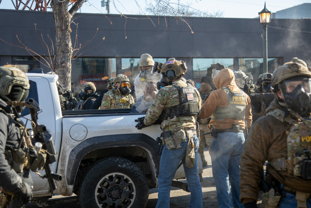 Retragerea agenților federali din Minneapolis începe marți! Retragerea agenților federali din Minneapolis începe marți!