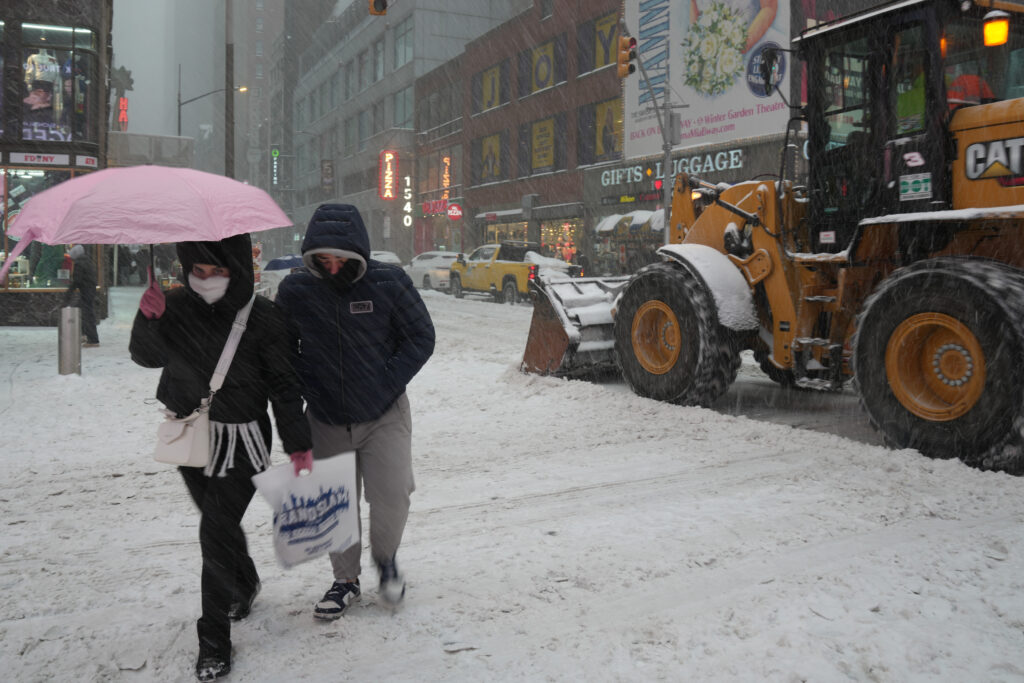 Furtuna devastatoare din SUA: sute de mii fără energie, zboruri anulate! Furtuna devastatoare din SUA: sute de mii fără energie, zboruri anulate!