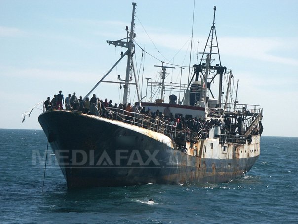 Europa în alertă: Spania legalizează 500.000 de migranți ilegali! Europa în alertă: Spania legalizează 500.000 de migranți ilegali!