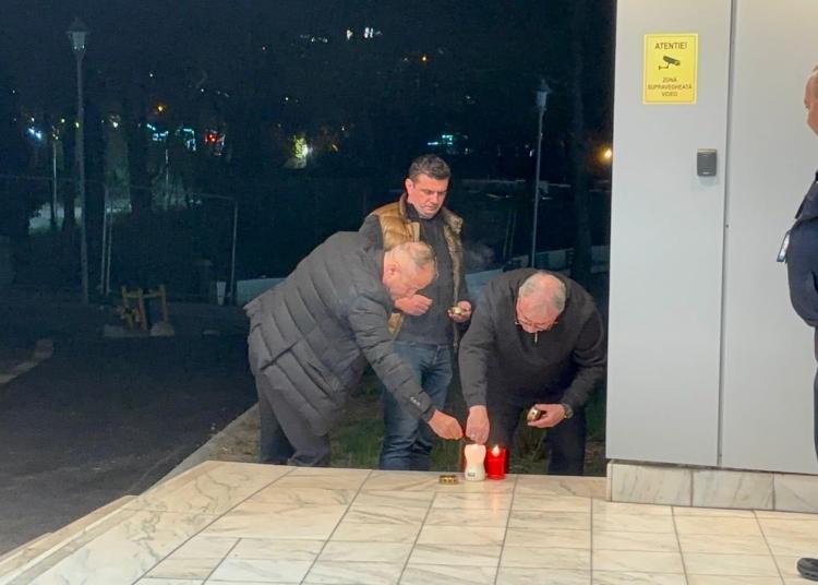 Înmormântare în memorie: Candele aprinse pentru Lucescu Înmormântare în memorie: Candele aprinse pentru Lucescu