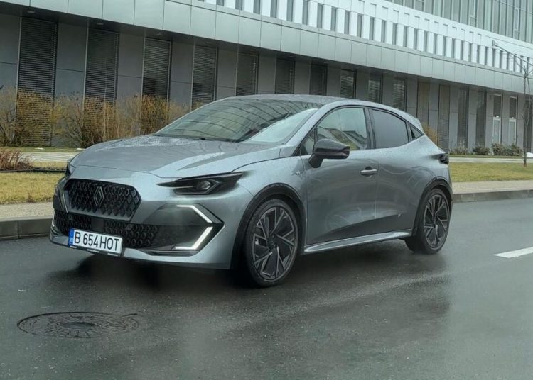 Noua față a bestsellerului Renault Clio în România: Ce surprize aduce? Noua față a bestsellerului Renault Clio în România: Ce surprize aduce?