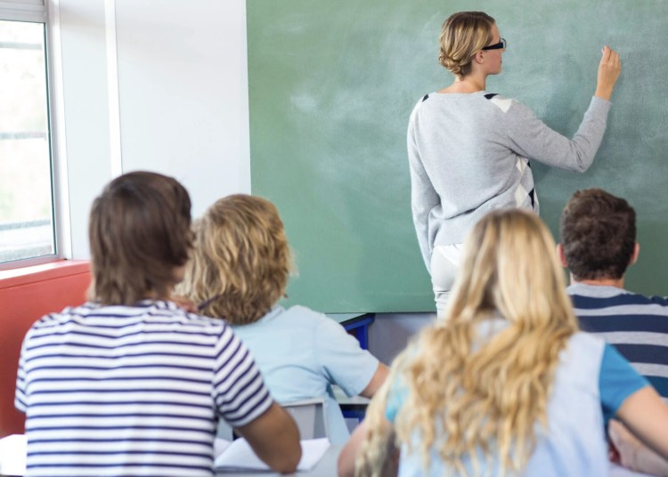 Toți profesorii din România vor fi evaluați de un psihiatru înainte de angajare: ce prevede noul ordin comun Toți profesorii din România vor fi evaluați de un psihiatru înainte de angajare: ce prevede noul ordin comun