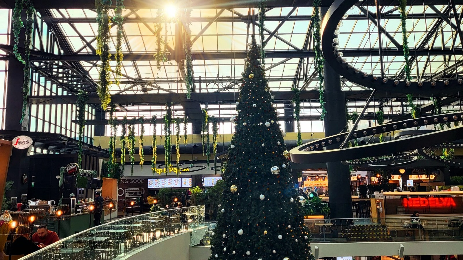 Revelion 2026: Doar un mall din București deschis pe 1 ianuarie! Revelion 2026: Doar un mall din București deschis pe 1 ianuarie!