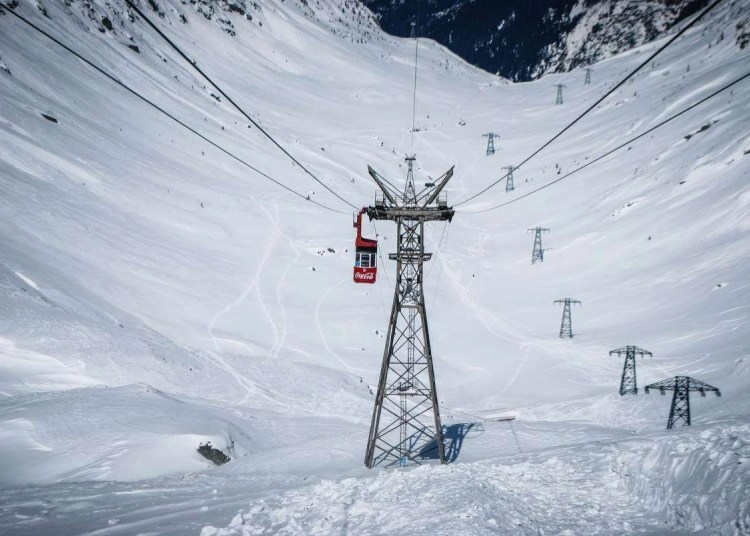 Accident grav la telecabina Al Moro: patru răniți și evacuare dramatică! Accident grav la telecabina Al Moro: patru răniți și evacuare dramatică!