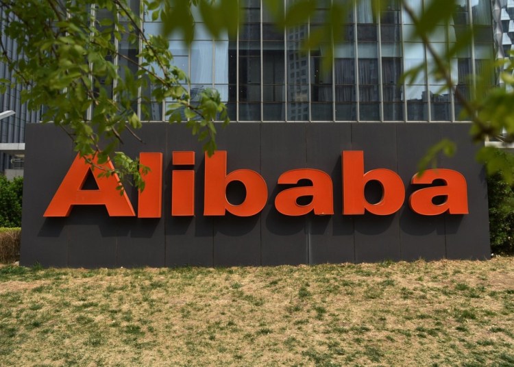 Alibaba lansează Qwen 3.5 — modelul AI chinez care poate rula pe calculatorul tău și amenință OpenAI Alibaba lansează Qwen 3.5 — modelul AI chinez care poate rula pe calculatorul tău și amenință OpenAI