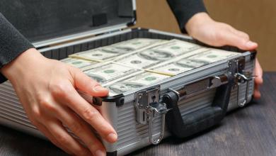 Dollar Rises as Stocks Weaken Dollar Rises as Stocks Weaken