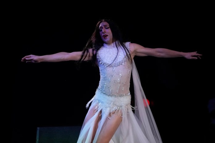 A Lebanese dancer defies extremist threats and social norms with his sold-out performances A Lebanese dancer defies extremist threats and social norms with his sold-out performances