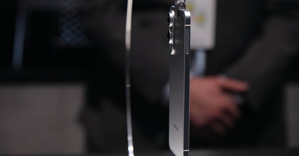 This is the Samsung Galaxy S25 Edge This is the Samsung Galaxy S25 Edge