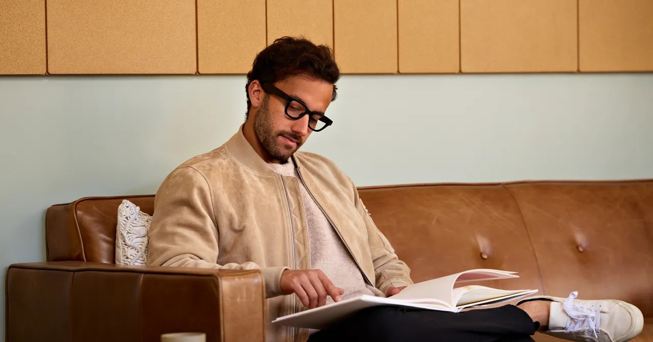 Hands On With Google’s Gemini-Powered Smart Glasses, Android XR, and Project Moohan Headset Hands On With Google’s Gemini-Powered Smart Glasses, Android XR, and Project Moohan Headset