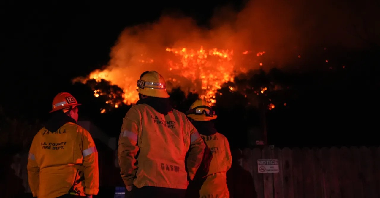 Los Angeles Will Remain at High Risk of Fire Into Next Week Los Angeles Will Remain at High Risk of Fire Into Next Week