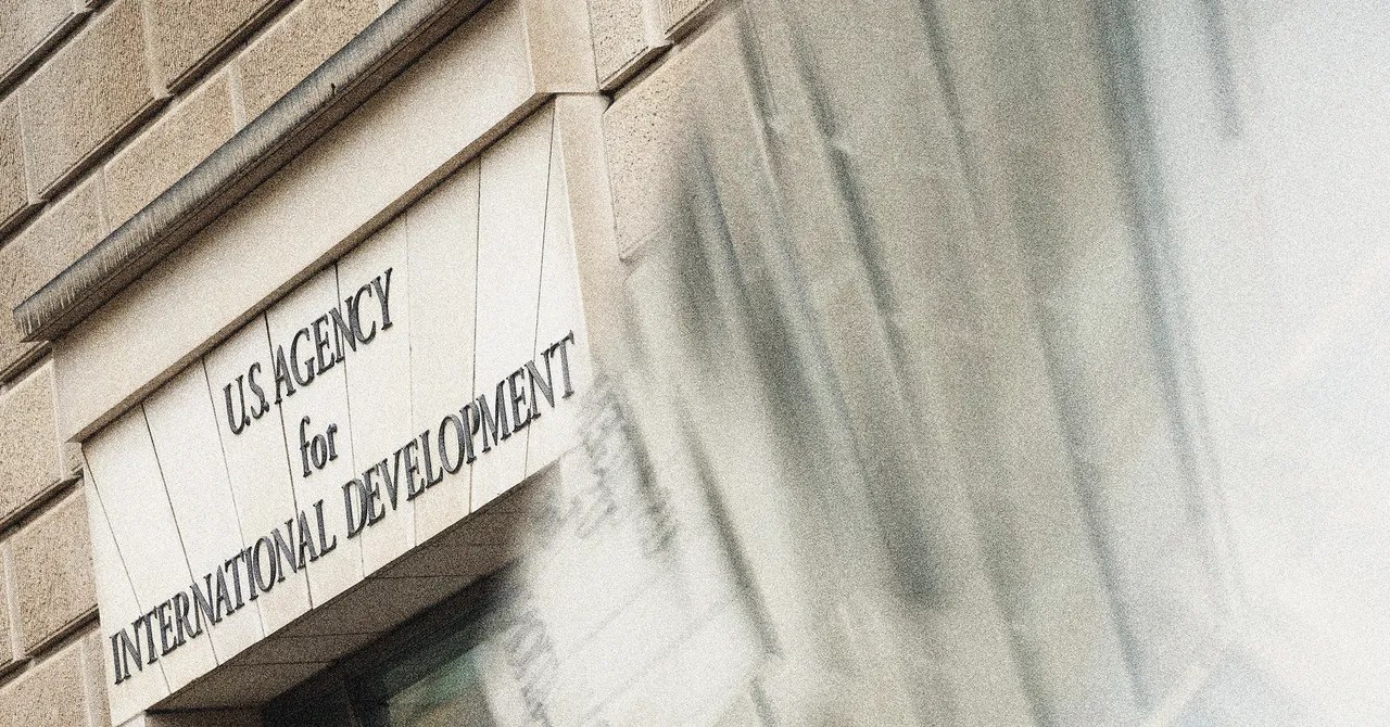 USAID Workforce Slashed From 10,000 to Under 300 as Elon Musk’s DOGE Decimates Agency USAID Workforce Slashed From 10,000 to Under 300 as Elon Musk’s DOGE Decimates Agency
