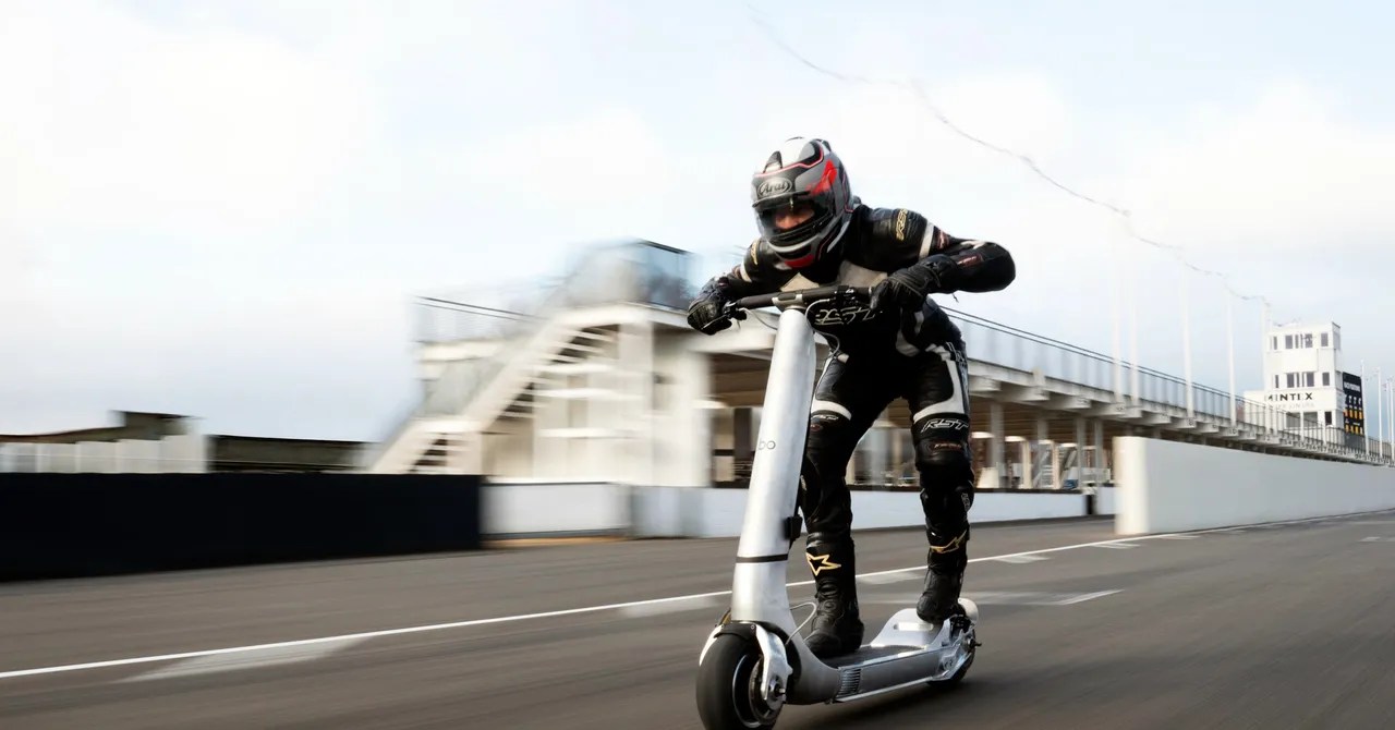 This Turbo Escooter Wants to Set a Guinness World Record This Turbo Escooter Wants to Set a Guinness World Record