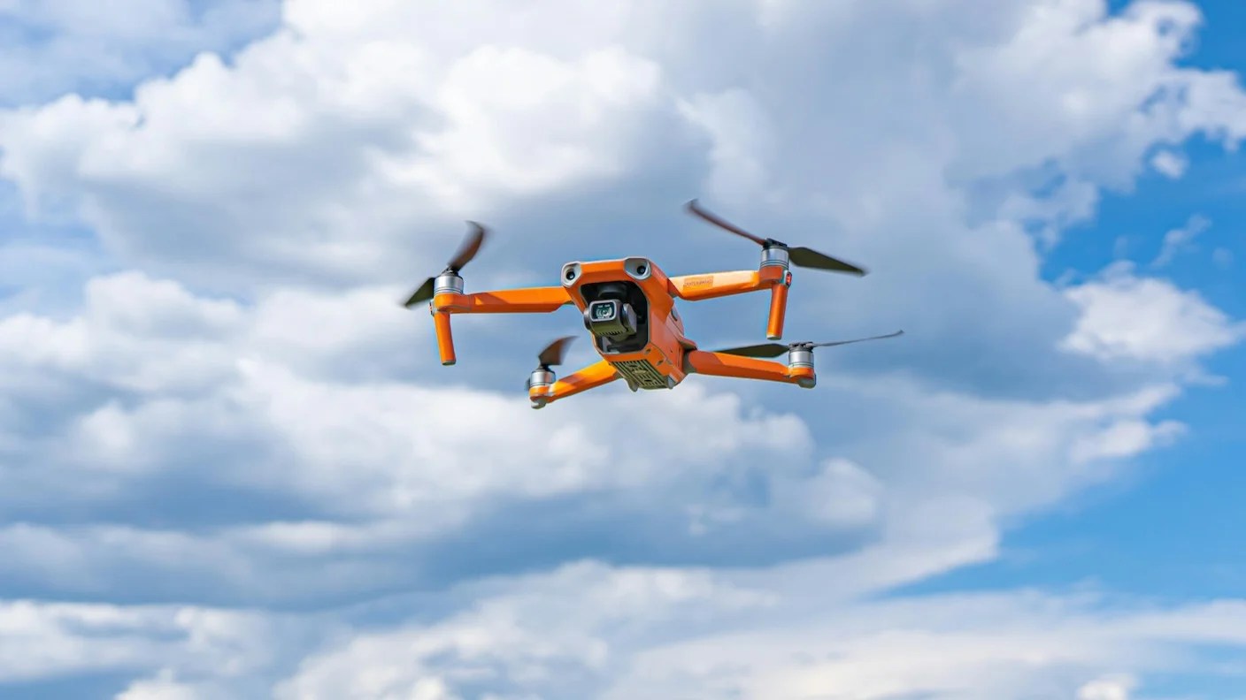 A Paralyzed Man Just Piloted a Virtual Drone With His Mind Alone A Paralyzed Man Just Piloted a Virtual Drone With His Mind Alone