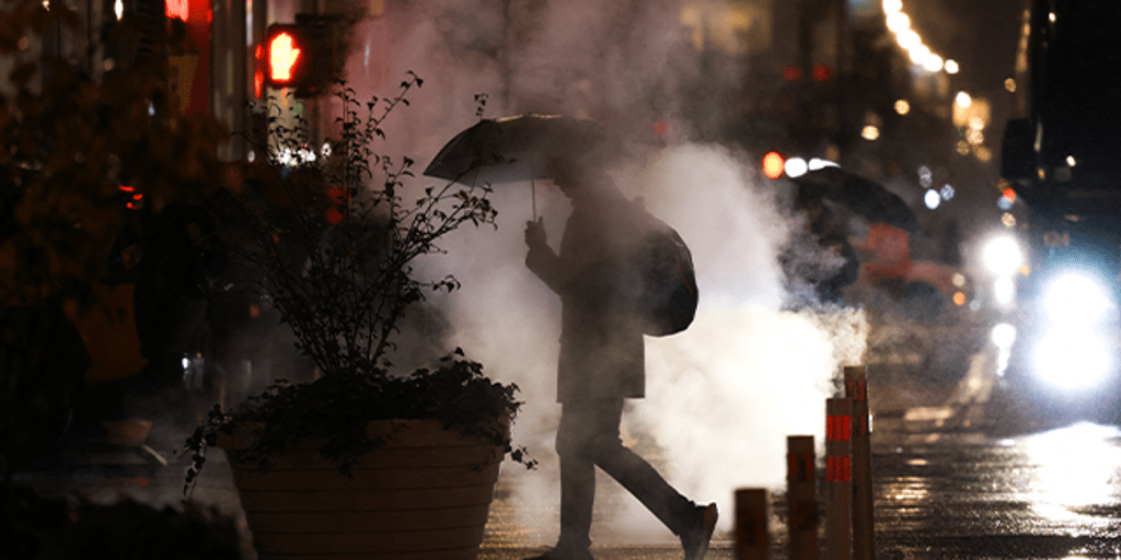 East Coast threatened by fierce winds, severe storms amid strengthening 1,000+ mile system East Coast threatened by fierce winds, severe storms amid strengthening 1,000+ mile system
