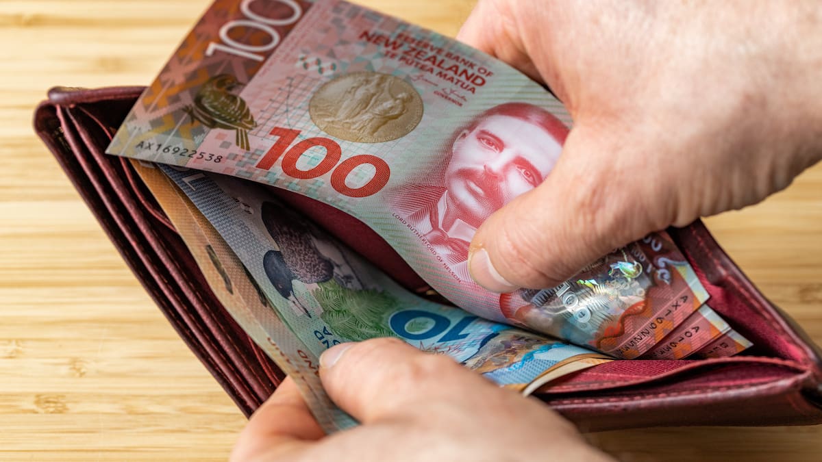 Mastering Your Finances: Diana Clement’s Top Tips to Prevent Lifestyle Creep After a Pay Raise Mastering Your Finances: Diana Clement’s Top Tips to Prevent Lifestyle Creep After a Pay Raise