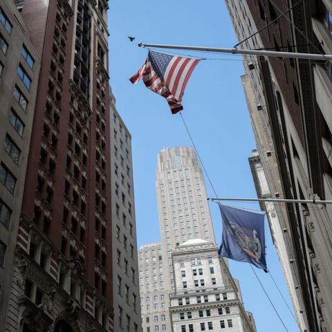 Wall Street CEOs Warn: High Market Valuations Signal Potential Pullback Risks Wall Street CEOs Warn: High Market Valuations Signal Potential Pullback Risks