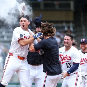 Thrilling Walk-Off Bunt: Brooks Lee Sparks Twins’ Victory Over Rays! Thrilling Walk-Off Bunt: Brooks Lee Sparks Twins’ Victory Over Rays!