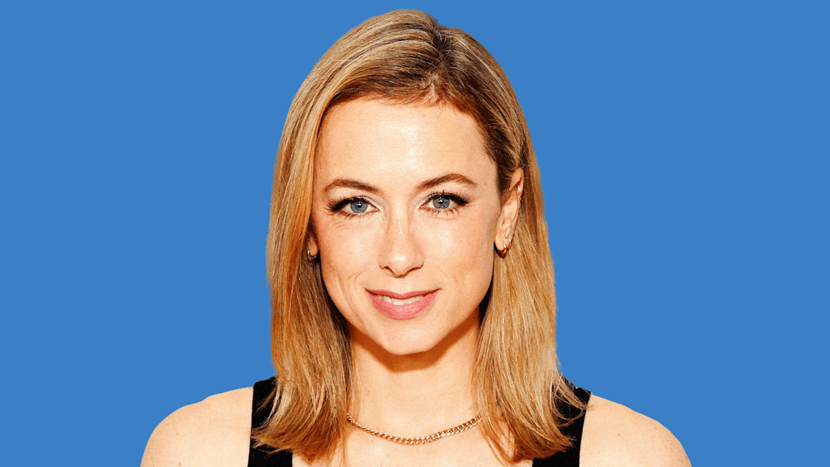 Iliza Shlesinger Reveals the Hard Work Behind Her Bold See-Through Pants Look! Iliza Shlesinger Reveals the Hard Work Behind Her Bold See-Through Pants Look!