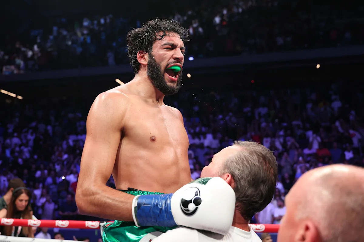 Hamzah Sheeraz Dominates Edgar Berlanga: Aiming for Canelo Alvarez Showdown in 2026! Hamzah Sheeraz Dominates Edgar Berlanga: Aiming for Canelo Alvarez Showdown in 2026!