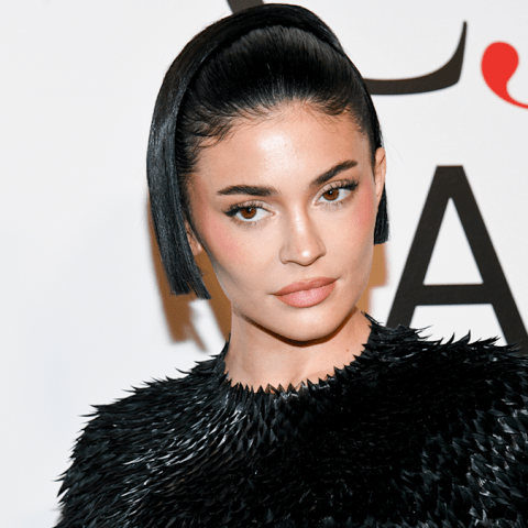 Embrace Spring Vibes: Kylie Jenner’s Stunning Makeup-Free Bikini Selfie Shines Bright! Embrace Spring Vibes: Kylie Jenner’s Stunning Makeup-Free Bikini Selfie Shines Bright!