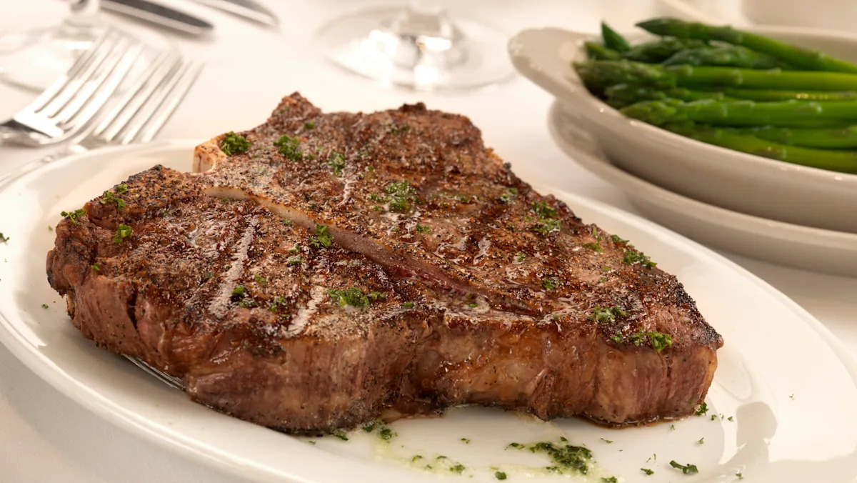 Discover the Secret Behind Ruth’s Chris Steak House’s Perfectly Cooked Steaks Discover the Secret Behind Ruth’s Chris Steak House’s Perfectly Cooked Steaks
