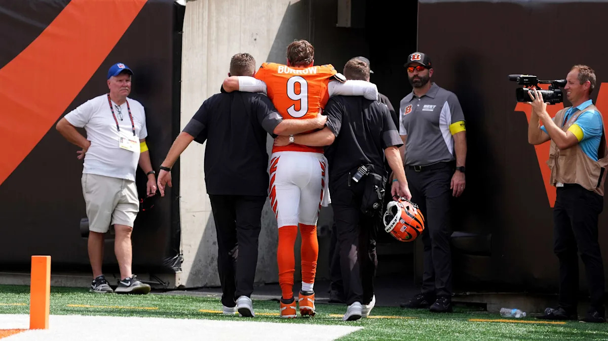 Joe Burrow Exits Bengals-Jaguars Clash: What His Toe Injury Means for the Team’s Future Joe Burrow Exits Bengals-Jaguars Clash: What His Toe Injury Means for the Team’s Future