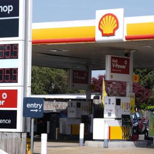Shell’s ‘Outrageous’ Profits Spark Backlash Amid Soaring Oil Prices: What It Means for You Shell’s ‘Outrageous’ Profits Spark Backlash Amid Soaring Oil Prices: What It Means for You