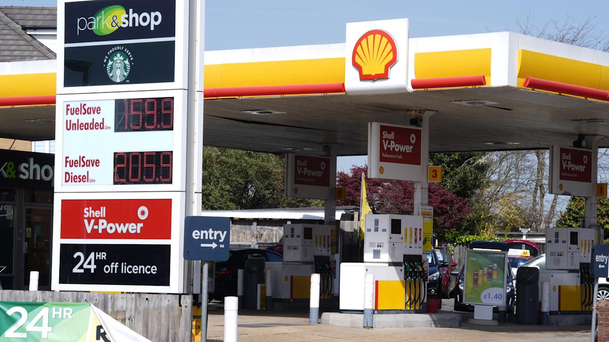 Shell’s ‘Outrageous’ Profits Spark Backlash Amid Soaring Oil Prices: What It Means for You Shell’s ‘Outrageous’ Profits Spark Backlash Amid Soaring Oil Prices: What It Means for You
