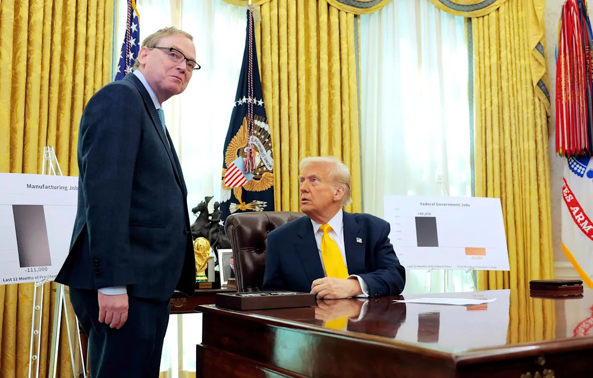 White House Misleadingly Links Americans’ Spending Habits to ‘Optimism’: The Truth Revealed White House Misleadingly Links Americans’ Spending Habits to ‘Optimism’: The Truth Revealed