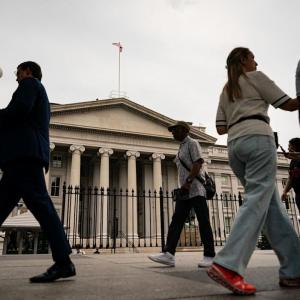 Global Government Bonds Surge Amid Economic Slowdown Fears: What You Need to Know Global Government Bonds Surge Amid Economic Slowdown Fears: What You Need to Know