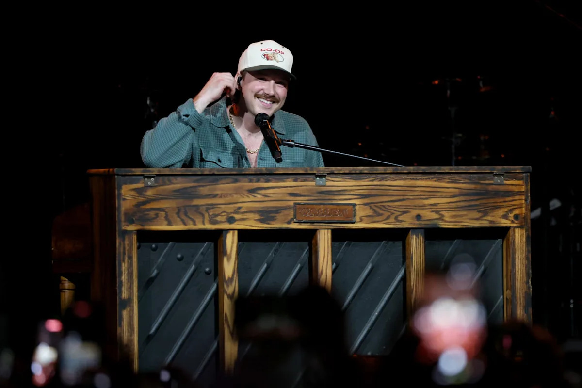 Watch Morgan Wallen Channel His Inner Billy Joel: Epic Piano Flip Moment! Watch Morgan Wallen Channel His Inner Billy Joel: Epic Piano Flip Moment!