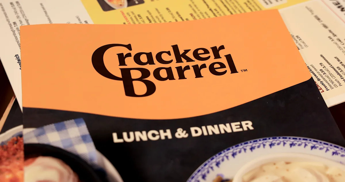 Cracker Barrel Responds to Backlash: Ditches Controversial ‘Woke’ Logo Amid Trump Support Cracker Barrel Responds to Backlash: Ditches Controversial ‘Woke’ Logo Amid Trump Support