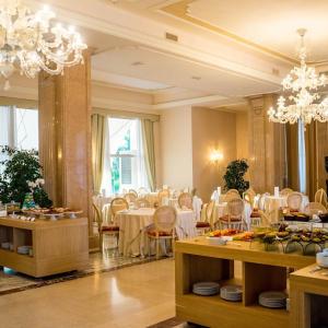 Atour Lifestyle (ATAT) Celebrates 2,000 Hotels in 2025: Discover the 24.5% Network Growth Driving Your Next Adventure! Atour Lifestyle (ATAT) Celebrates 2,000 Hotels in 2025: Discover the 24.5% Network Growth Driving Your Next Adventure!