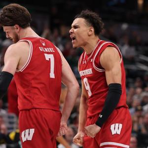 Thrilling Finish: John Tonje’s No-Call Block Secures Wisconsin’s Victory Over Michigan State in Big Ten Tournament Thrilling Finish: John Tonje’s No-Call Block Secures Wisconsin’s Victory Over Michigan State in Big Ten Tournament