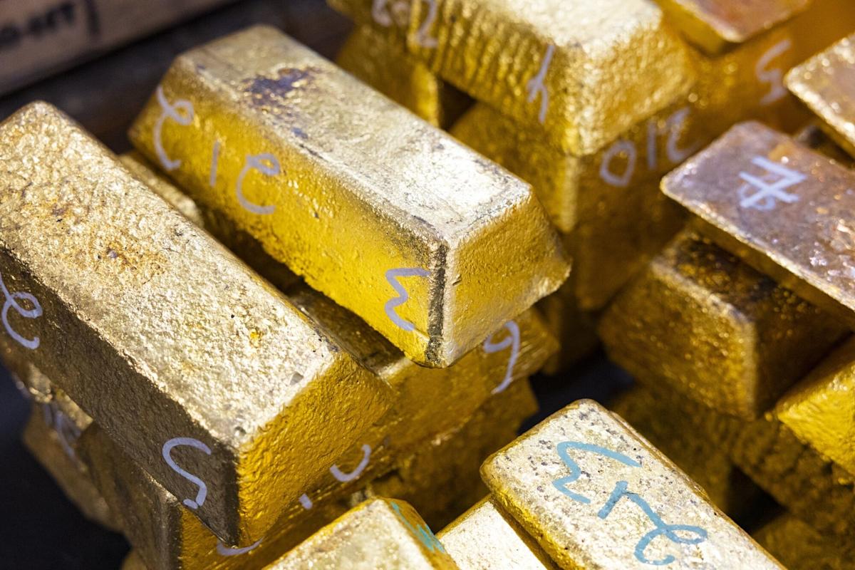 Gold Takes a Hit: Shocking Selloff Driven by Stock Market Slump and Surge in Robot Trading Gold Takes a Hit: Shocking Selloff Driven by Stock Market Slump and Surge in Robot Trading