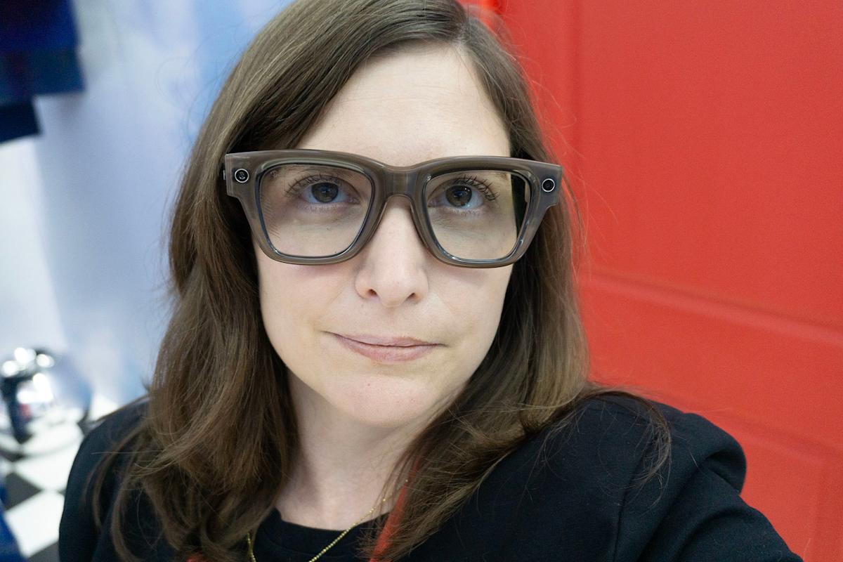 Experience the Future: A Hands-On Review of Meta’s Discreet and Intuitive Ray-Ban Display Experience the Future: A Hands-On Review of Meta’s Discreet and Intuitive Ray-Ban Display