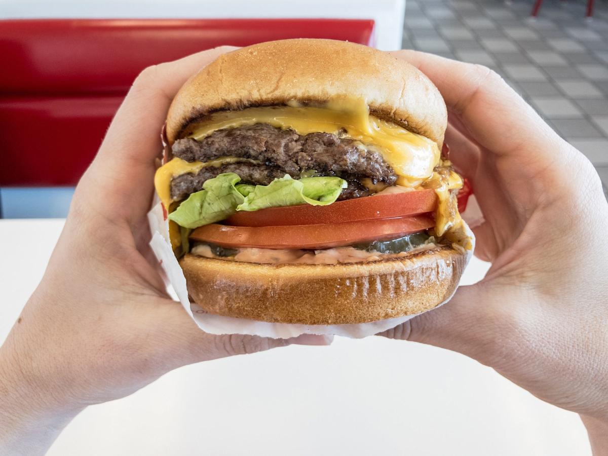 Discover The Ultimate Fast-Food Cheeseburger: Our Taste Test Reveals the Top Choice! Discover The Ultimate Fast-Food Cheeseburger: Our Taste Test Reveals the Top Choice!