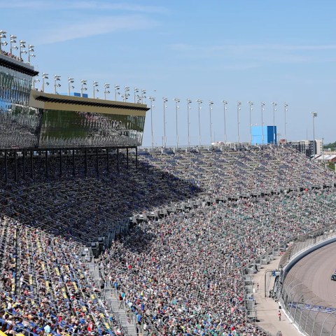 Empty Seats at Kansas: How Kyle Larson’s Win Highlights NASCAR’s Biggest Challenge Empty Seats at Kansas: How Kyle Larson’s Win Highlights NASCAR’s Biggest Challenge