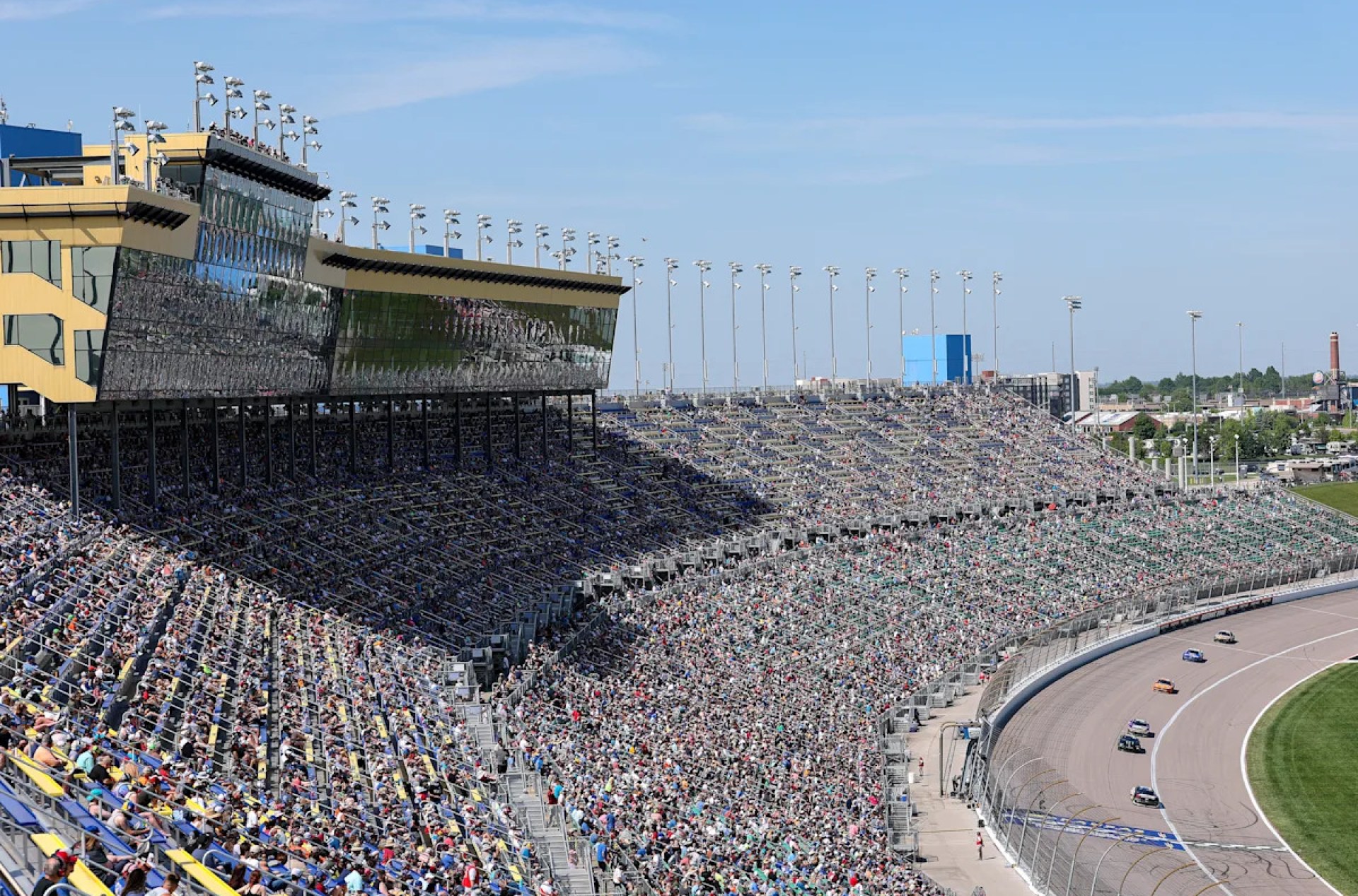 Empty Seats at Kansas: How Kyle Larson’s Win Highlights NASCAR’s Biggest Challenge Empty Seats at Kansas: How Kyle Larson’s Win Highlights NASCAR’s Biggest Challenge