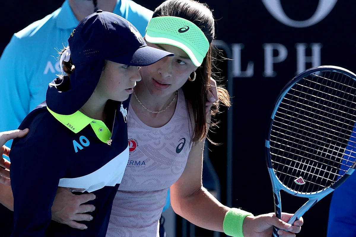 Zeynep Sönmez to the Rescue: How a Turkish Star Came to the Aid of a Fainting Ball Girl at the Australian Open Zeynep Sönmez to the Rescue: How a Turkish Star Came to the Aid of a Fainting Ball Girl at the Australian Open