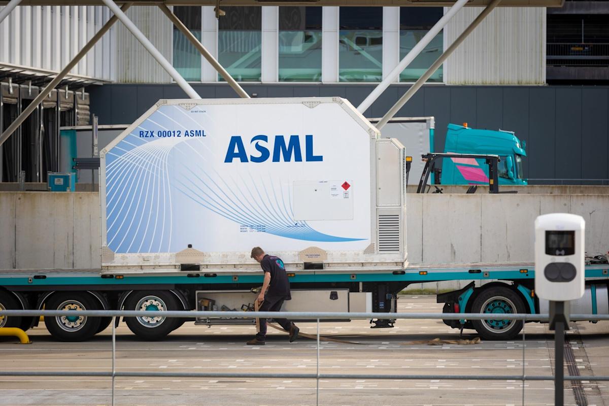 ASML Adjusts 2026 Growth Forecast Amid Increasing Trade War Pressures on Sales ASML Adjusts 2026 Growth Forecast Amid Increasing Trade War Pressures on Sales