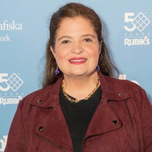 “Master Alex Guarnaschelli’s Effortless 3-2-1-1 Vinaigrette Recipe—So Delicious You’ll Remember It Forever!” “Master Alex Guarnaschelli’s Effortless 3-2-1-1 Vinaigrette Recipe—So Delicious You’ll Remember It Forever!”