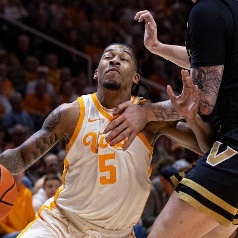 Tennessee Volunteers Make Epic Comeback: Overcome 16-Point Deficit to Triumph Over Vanderbilt, 81-76 Tennessee Volunteers Make Epic Comeback: Overcome 16-Point Deficit to Triumph Over Vanderbilt, 81-76