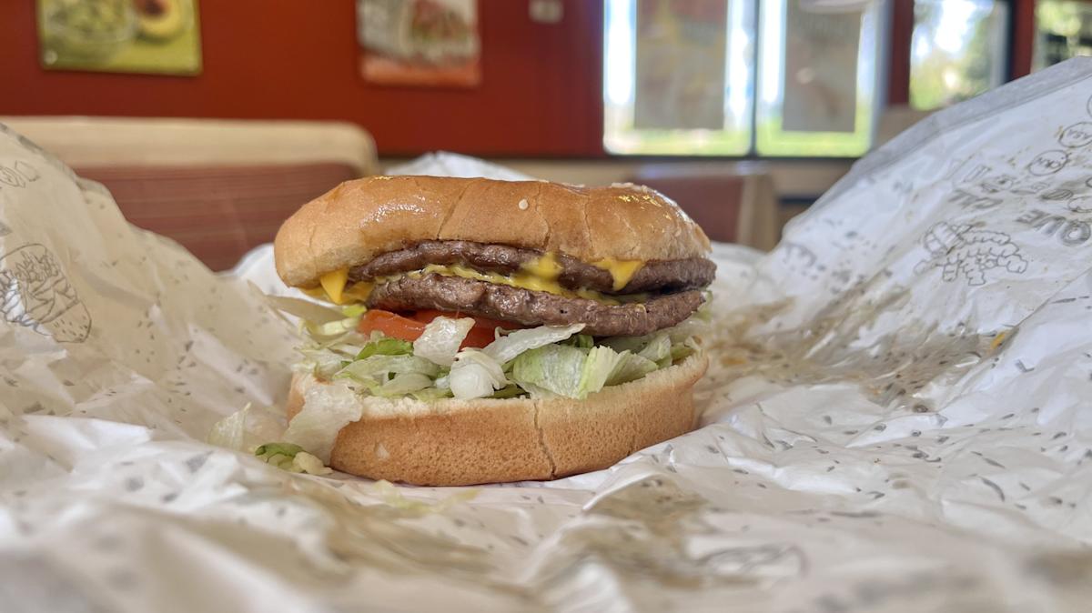 The Ultimate Cheeseburger Showdown: Ranking 8 Fast Food Chains’ Best Burgers! The Ultimate Cheeseburger Showdown: Ranking 8 Fast Food Chains’ Best Burgers!